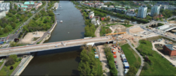 Die Neue Strombrücke über die Elbe in Magdeburg während der Sanierung 2023. Rechts die 2. der insgesamt 3 Brücken des Brückenzugs.